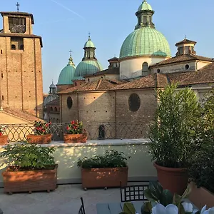 Apartment La Loggia Al Duomo -, Treviso